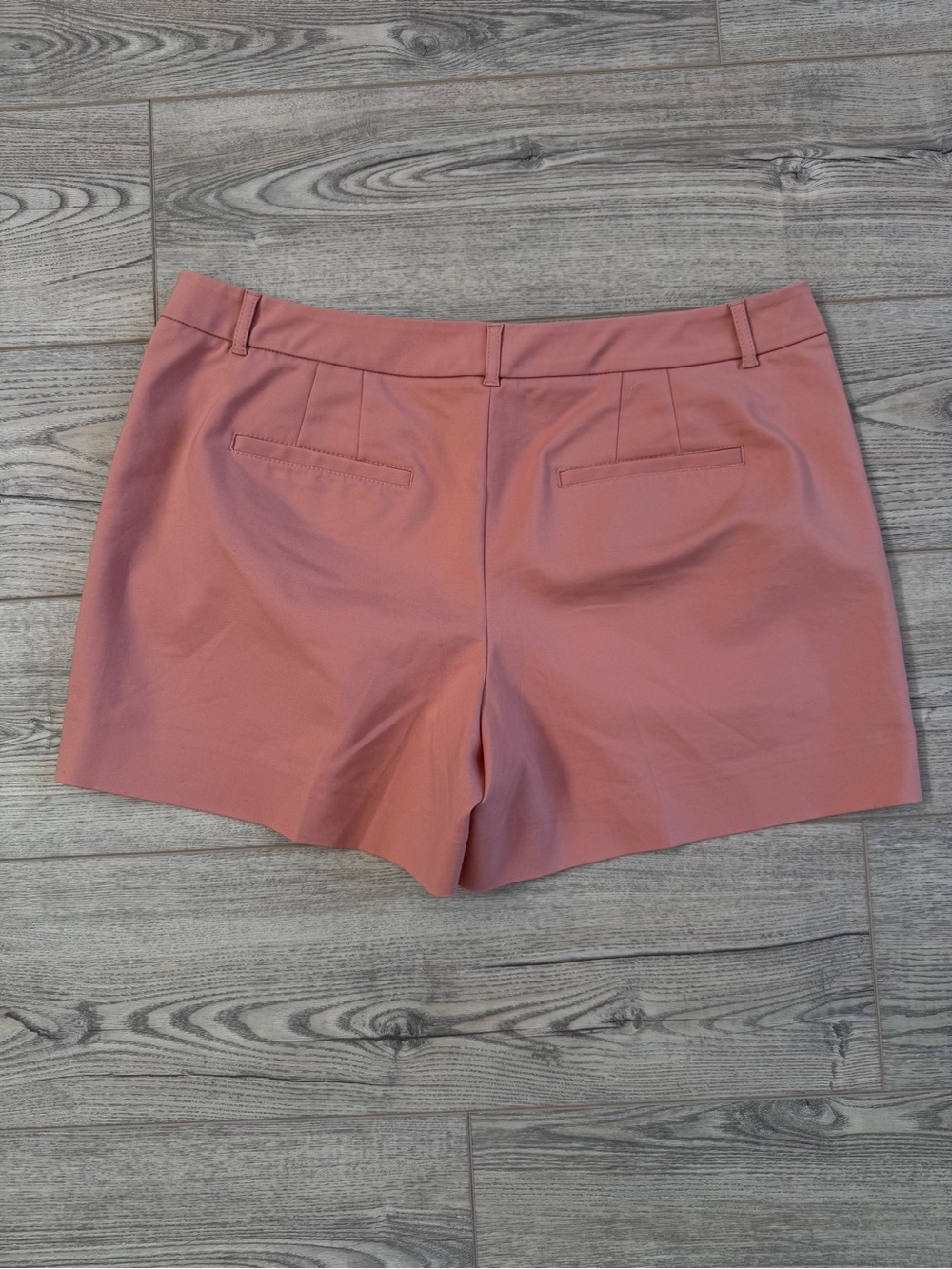 White House Black Market Dusty Rose Stretch Shorts - Picture 3 of 3